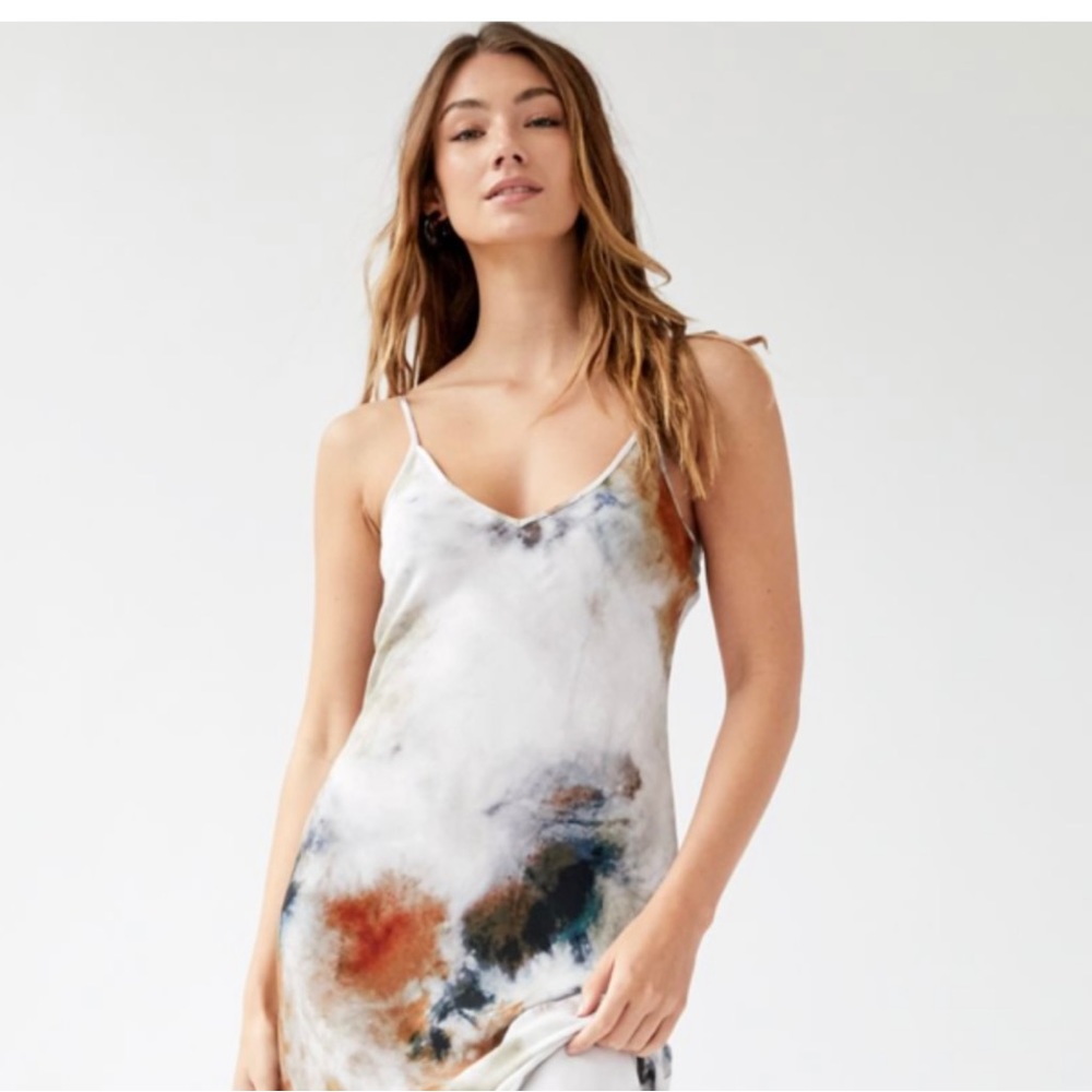 Aritzia-Wilfred Christine Tie-dye slip dress